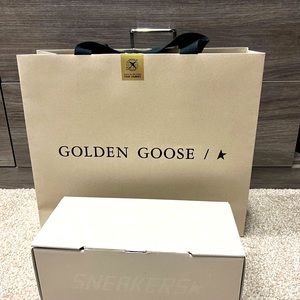 Shoebox/Golden Goose sneakers/size shoes 8